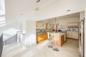 Photo 16- click for photo gallery